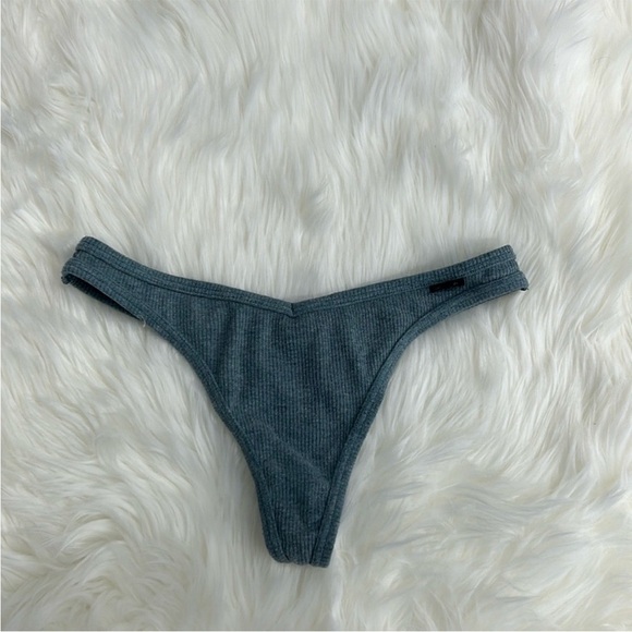 PINK Victoria's Secret Ribbed Thong Panty size XS - Picture 1 of 6